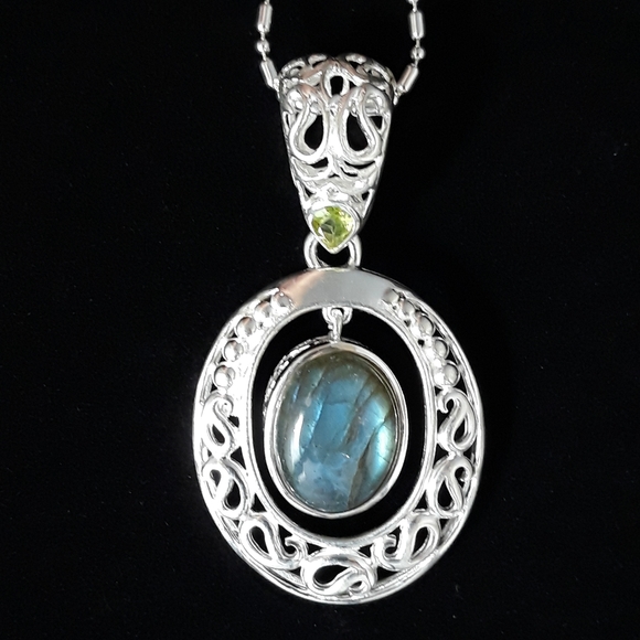 Sterling Silver Blue Labradorite Pendant - Picture 6 of 15